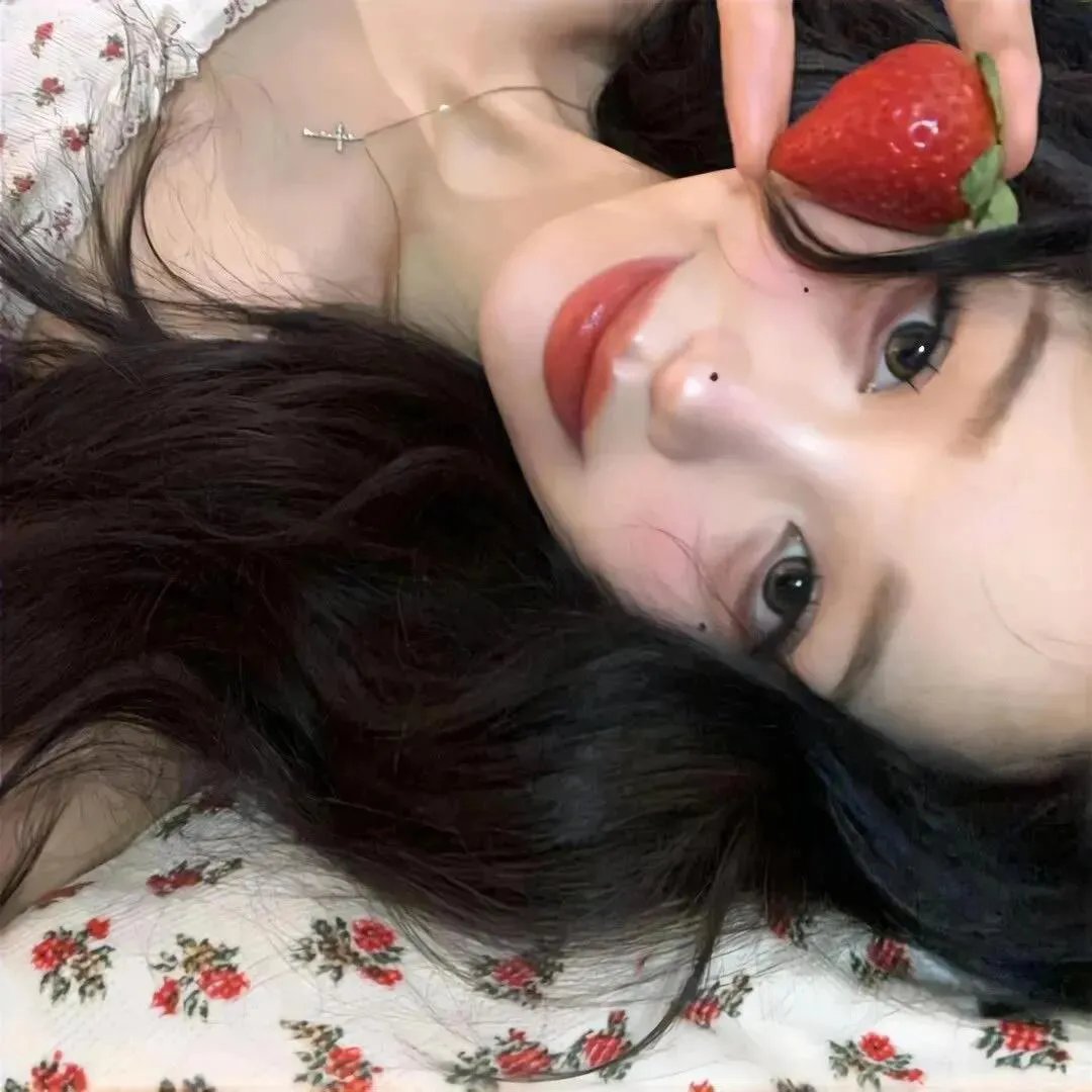 蒙面纱的男子
